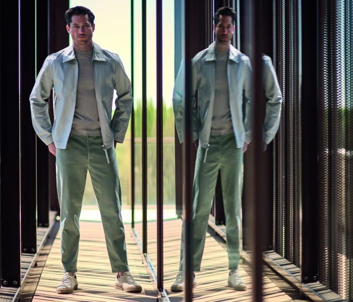 ALBERTO_Image pictures Summer 26_ALBERTO_SUMMER_2026_MOTIF_17B_1582_JIVE-C_SUPER_STRETCH_COLOURED_DENIM_CMYK_210x297